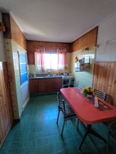Casa Con Amplio Local, Se Vende O Alquila!!