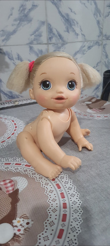 Boneca Engatinha Beiby Alive (Usado)