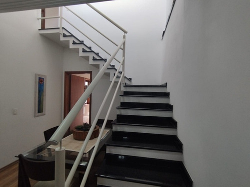 Casa 4 Quartos 2 Suítes 4 Banheiros