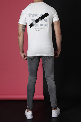 Imagen 5 de 6 de Remera Estampada Respect Those Around Hombre No End 37287
