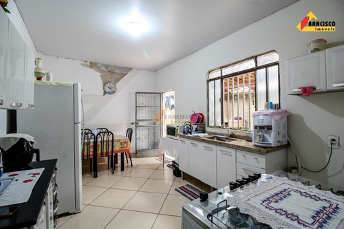 Imagem 11 de 15 de Casa À Venda, 2 Quartos, 3 Vagas, Quintino - Divinópolis/mg - 44829
