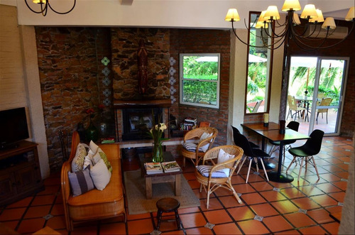 Venta Edificio Hotel En Colonia Del Sacramento