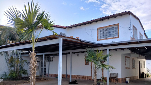 Re/max 2mil Vende Casa En La Urbanización Vista Mar, Sector Agua De Vaca. Isla De Margarita, Estado Nueva Esparta