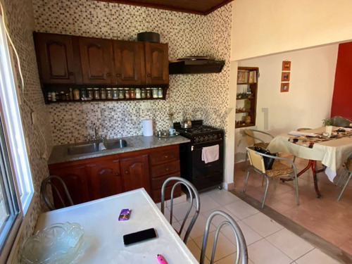 Imagen 2 de 7 de Casa En Venta De 2 Dormitorios En Venta En Los Hornos