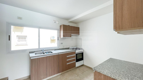 Triplex 2 Dormitorios Venta - Olivos-maipu/uzal