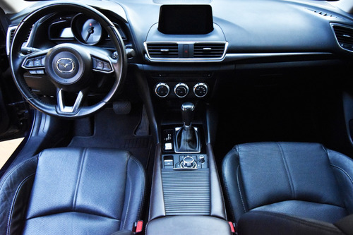 Mazda 3 Hatchback S Grand Touring 2018 (2.5 Lts.)
