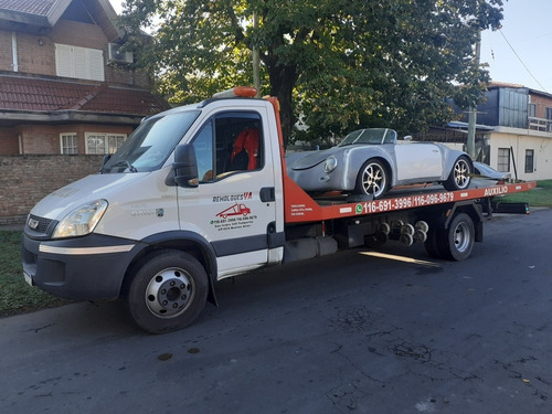 Imagen 3 de 5 de Remolques Para Vehículos Maquinarias. Grua