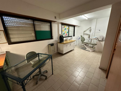 Venta Oficinas Frente Al Hpc - A La Calle -con O Sin Renta-