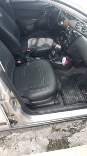 Imagem 3 de 4 de Ford Focus 2003 1.8 5p