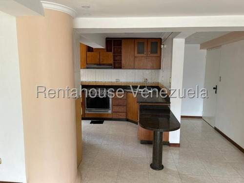 Amplio Apartamento En Alquiler. Urb. Macaracuay.