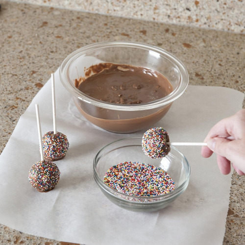 Nordic Ware Donut Hole And Cake Pop Pan, 12 Cavaties, Rojo