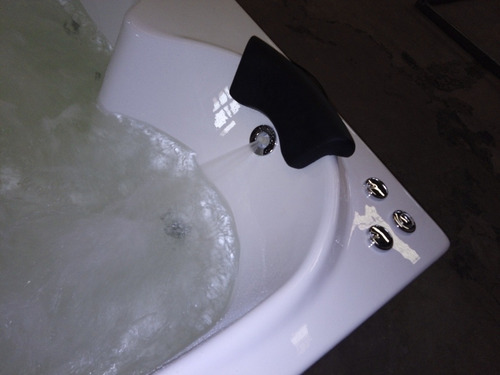 Imagen 7 de 10 de Jacuzzi Max Dual 180x150x50 14 Jet 1 Hp Full Acrílico !!!