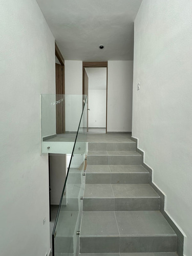 Estrena En Juriquilla San Isidro, Gran Ubicación, Hermosa, 3 Recámaras, Estudio