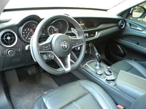 Imagen 6 de 15 de Alfa Romeo Stelvio Distinctive Q4 2020