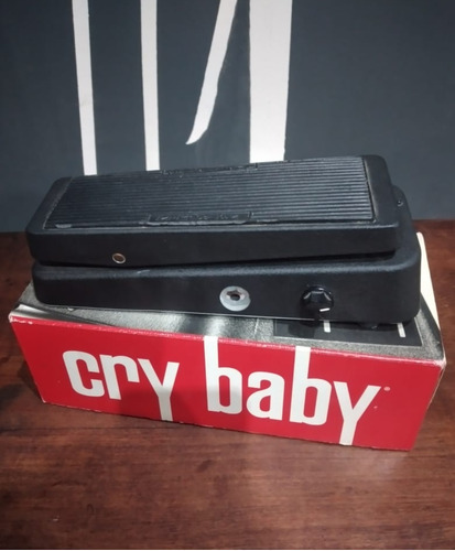 Pedal De Efecto Cry Baby Standard Wah Gcb95 Negro Con Booste