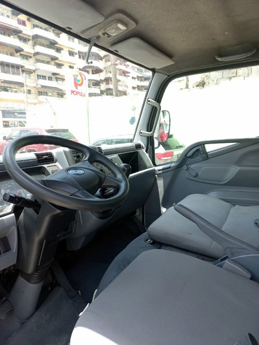 Imagen 9 de 11 de Camion Mitsubishi Fuso Con Furgon 2016 Como Nuevo