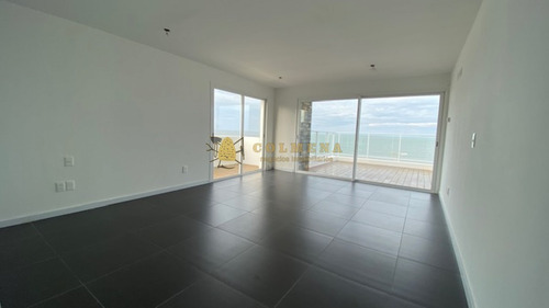 Pent-house Con Excelente Vista A Rambla De La Brava - Con Balcon Y Terraza.- Ref: 3000