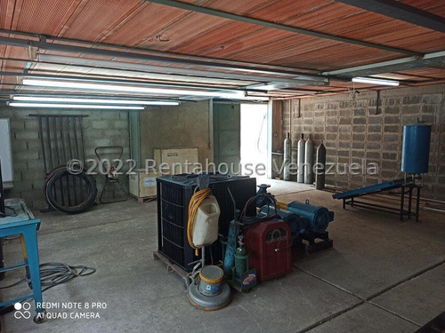 Se Vende Colosal Y Bien Mantenido Galpón En El Junquito Mls 25-9802