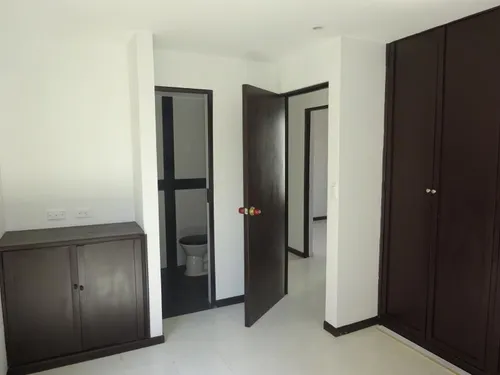 Apartamento En Arriendo En El Refugio. Cod A8105