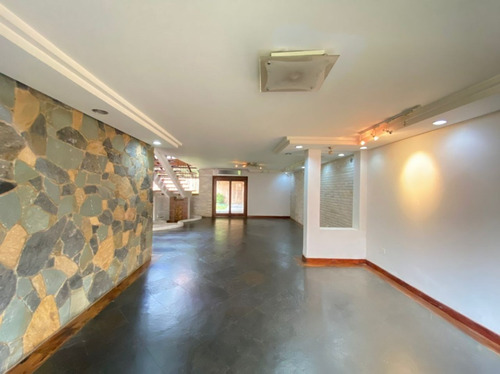 Imagen 5 de 12 de Se Vende/alquila Casa 600m² 5h+s6b+s6p En La Floresta