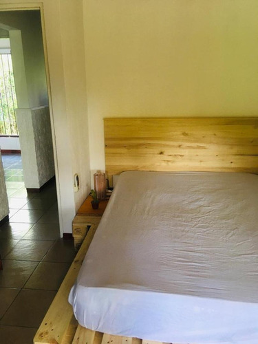 Casa Tipo Chalet, En General Rodriguez, Con Pileta***