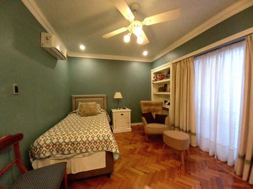 Casa Única Se Vende En Barrio Sur