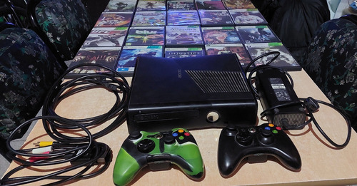 Xbox 360 + 20 Juegos (Usado)
