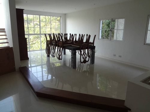 Imagen 4 de 15 de Casa En Venta En Los Guayabitos - Caracas 1730 Metros De Terreno. Negocible
