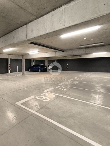 Venta Apartamento 2 Dormitorios, Cocina Definida Y Terraza Al Frente En Centro