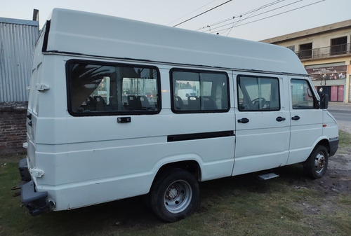 Iveco Daily 35.10 Furgón Vidriado Con Asientos