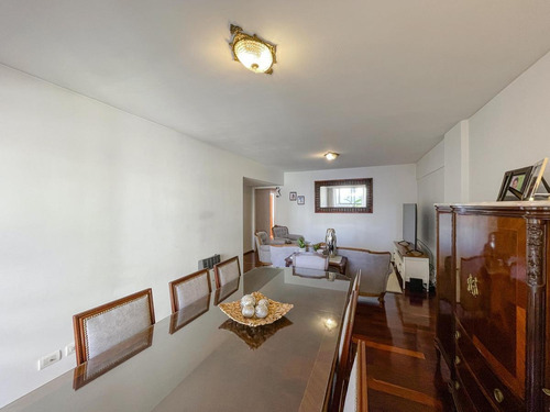 Imagen 2 de 20 de Piso Exclusivo 3 Dormitorios Al Frente - Zeballos 848
