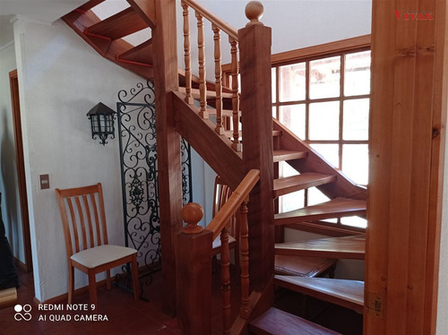 Casa En Venta De 6 Dorm. En Olmué