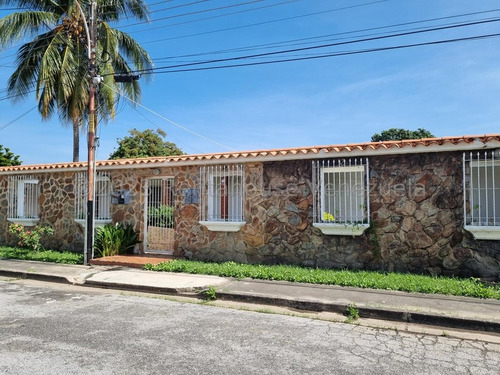 Casa En Venta En Urb. Corinsa, Cagua. 24-4418. Lln