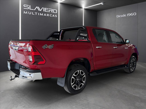 Toyota Hilux 2.8 D-4D TURBO DIESEL CD SRX 4X4 AUTOMÁTICO