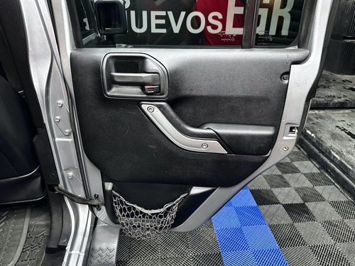 Jeep Wrangler 3.6 Unlimited Sahara V6 4x4 At