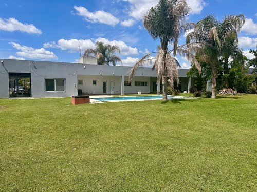Casa En Venta 5 Ambientes Con Cochera, Pileta, Galeria