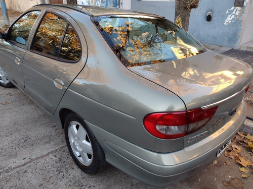 Imagen 3 de 15 de Renault Megane 1.9 Dti