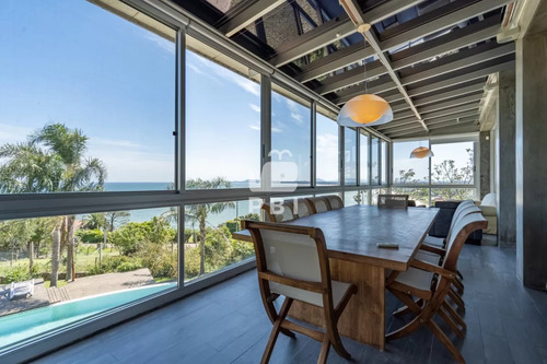 Casa En Venta El Acantilado 4 Dormitorios En Punta Ballena - Ref : Pbi723