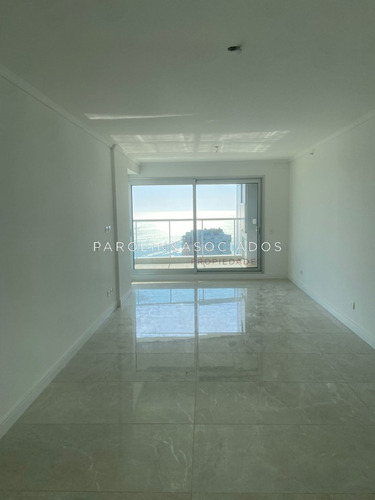 Departamento En Venta De 2 Dormitorios En Miami Boulevard Ii, Punta Del Este