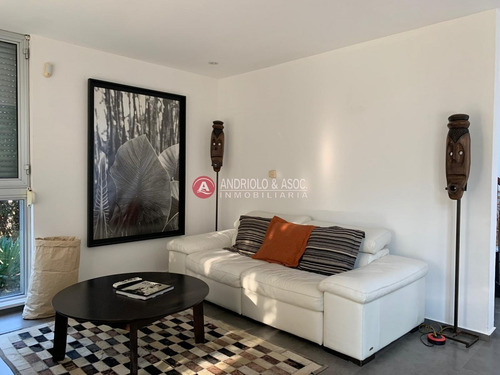 Casa En Venta Y Alquiler, Mansa, Punta Del Este, 6 Dormitorios.- Ref: 6411