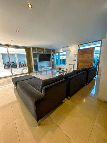 Casa En Venta En City Bell, Barrio La Serena, Calle 446 E/ 157 Y 158