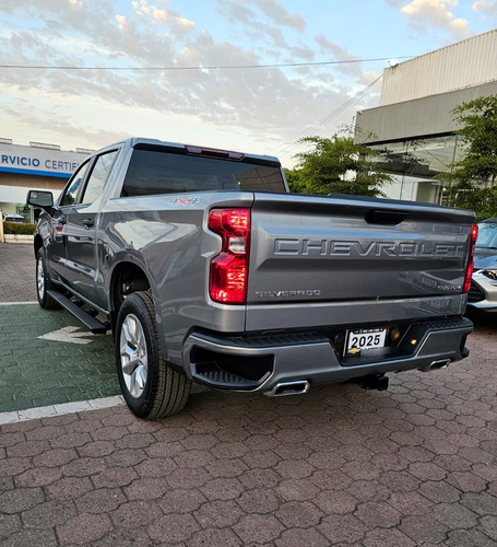 Chevrolet Silverado 5.3 V8 Custom Doble Cabina 4X4 At