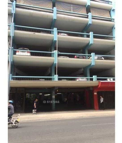 Imagen 2 de 2 de Miraflores Con Huerfanos