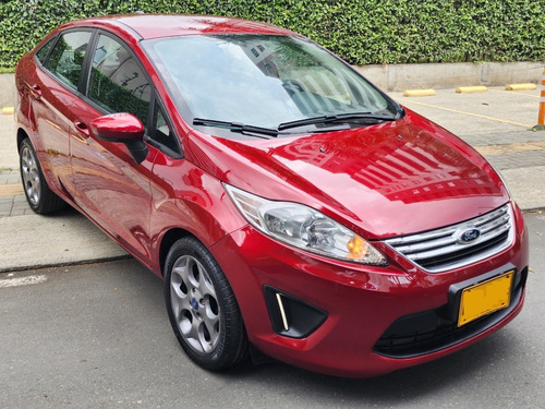 Imagen 7 de 15 de Ford Fiesta Sedan Se