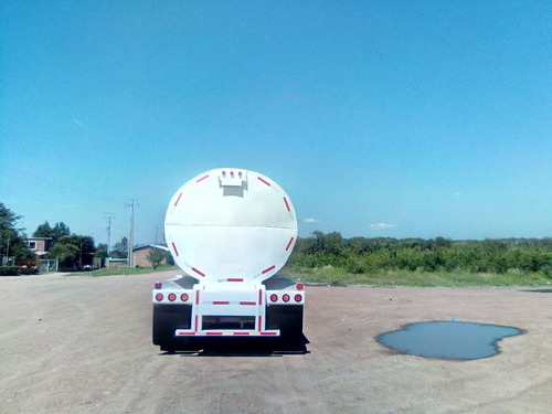 Imagen 6 de 7 de Autotanque
