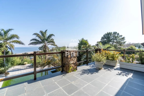 Venta De Hotel 13 Dormitorios, Rinconada Alta, Punta Ballena - Ref : Pbi13856