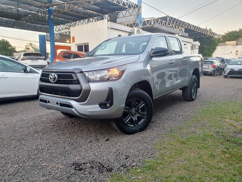 Toyota Hilux 2.4 Dc 4x2 Tdi Sr L20 2024