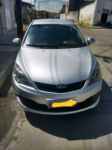 Imagem 3 de 10 de Chery Celer 2015 1.5 Flex 4p 108 Hp