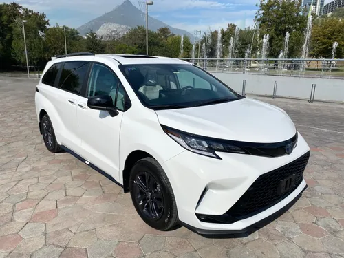 2025 Toyota Sienna Xse Hybrid Nueva
