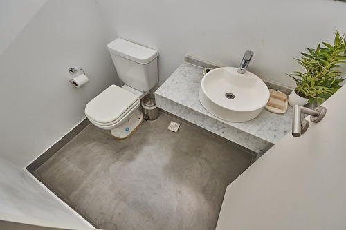 Imagen 25 de 30 de Impecable Departamento Racionalista Reciclado Con Excelentes Detalles De Categoría .